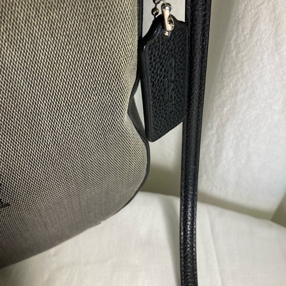 Coach Women's 69647 Stripes tote Crossbody - Picture 7 of 8